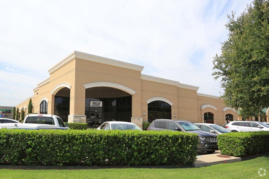 Primary Photo Of 961 Avenue N, Plano Light Manufacturing For Lease