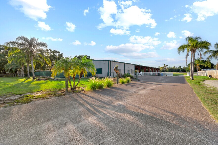 More Photos Of 7705 Gardner Rd, Tampa Specialty For Sale