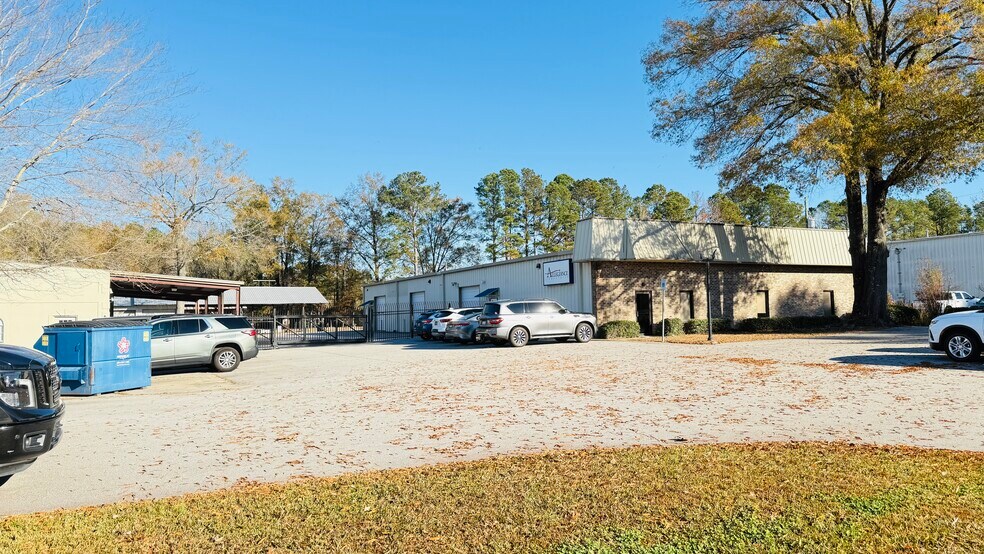 More Photos Of 105 Sunbelt Blvd, Columbia Distribution For Sale