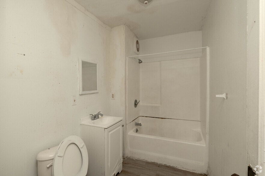 More Photos Of 408 Roosevelt Ave, Endicott Multifamily For Sale