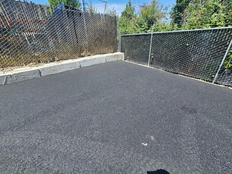 More Photos Of 5833 NE Portland Hwy, Portland Flex For Sale