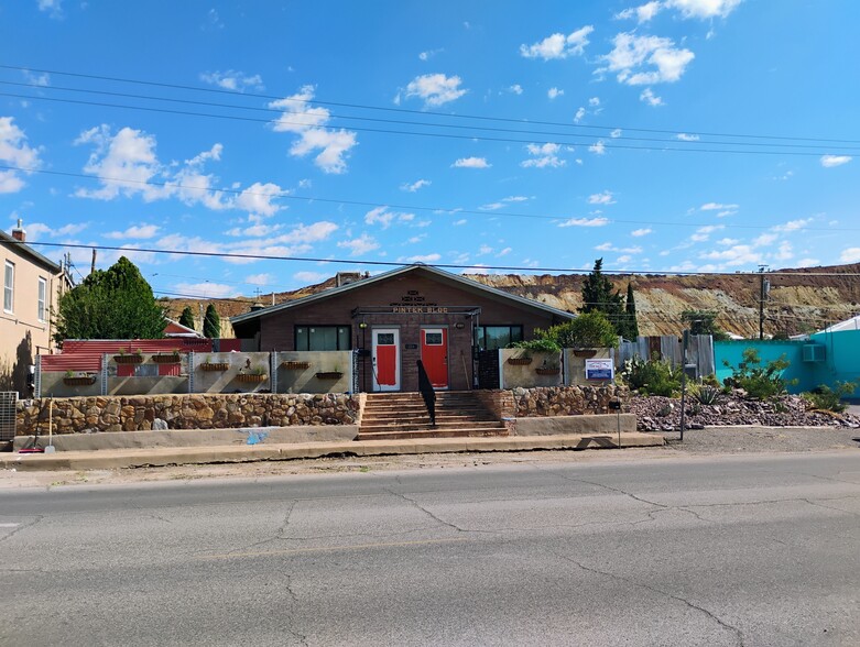 Primary Photo Of 214 Bisbee Rd, Bisbee Showroom For Sale