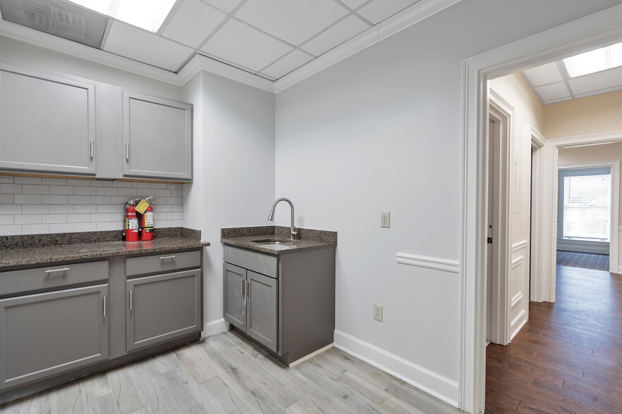 More Photos Of 7000 Peachtree Dunwoody Rd NE, Atlanta Office For Lease