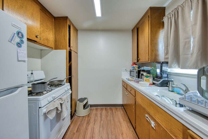 More Photos Of 24039 Park St, Hayward Apartments For Sale