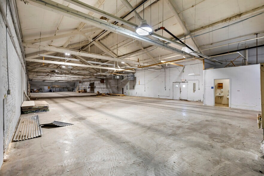 More Photos Of 200 E 2nd Ave, Rome Warehouse For Lease