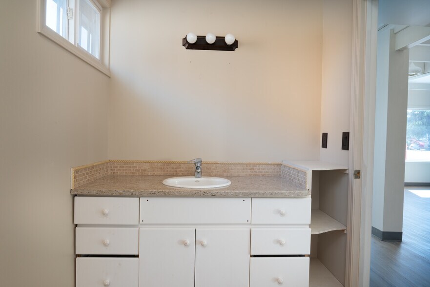 More Photos Of 915 McLean Rd, Mount Vernon Freestanding For Sale