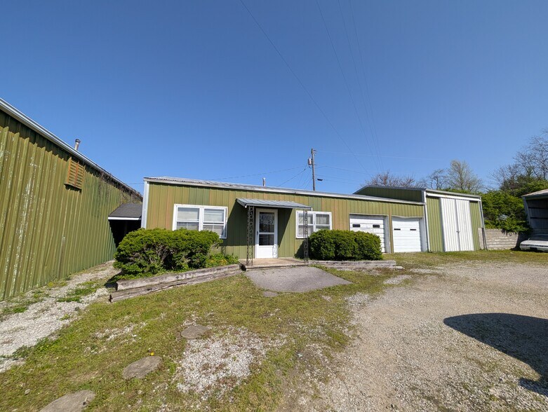 More Photos Of 707 Jewell Rd, Wilmore Warehouse For Sale