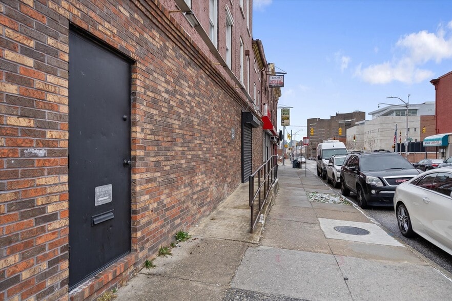 More Photos Of 1011 Greenmount Ave, Baltimore Flex For Lease