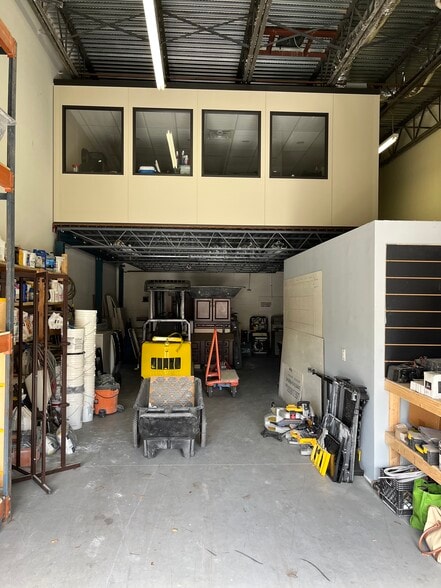 More Photos Of 2660 NW 15th Ct, Pompano Beach Warehouse For Lease