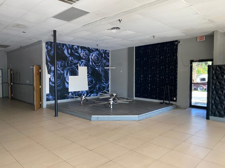 More Photos Of 2475 S Park Ave, Sanford Storefront Retail Office For Sale