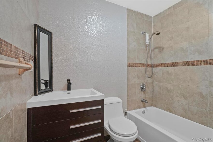 More Photos Of 6536 Metropolitan Ave, Middle Village Apartments For Sale