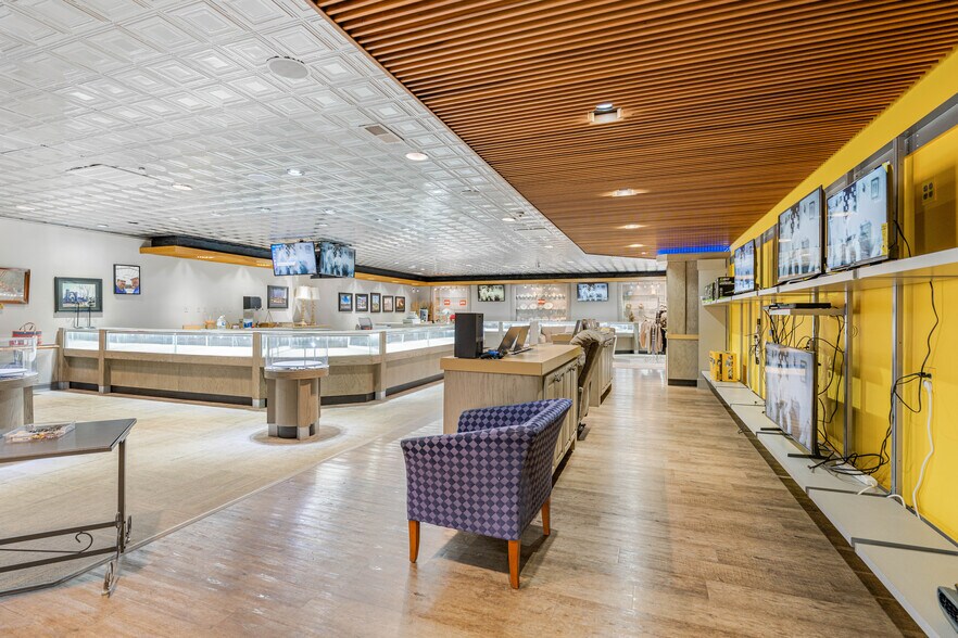 More Photos Of 255 Cumberland Trace Rd, Bowling Green Flex For Lease