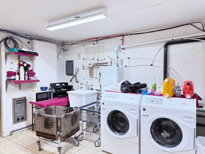 More Photos Of 1665 Whisper Ridge Rd, Ashton Hotel For Sale