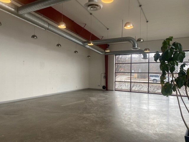 More Photos Of 10 Farrell St, South Burlington Storefront For Lease