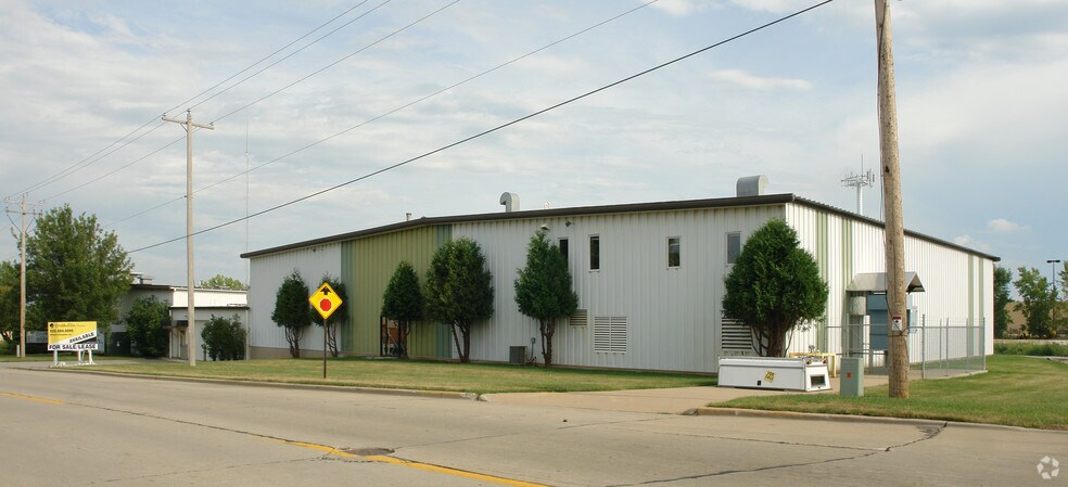 More Photos Of 2425 Hutson Rd, Green Bay Manufacturing For Sale