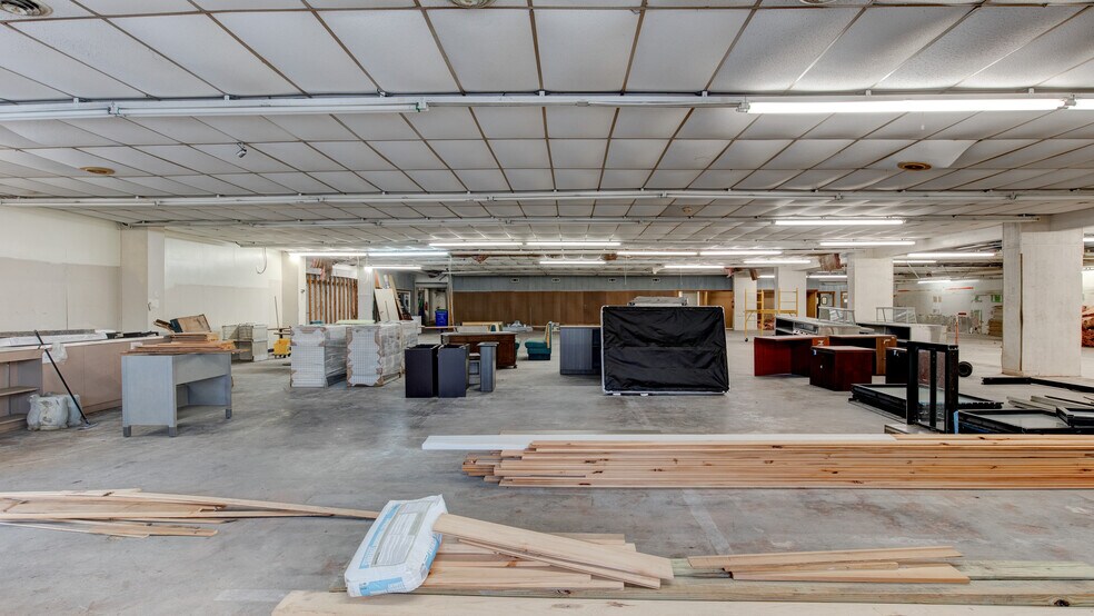 More Photos Of 2015 Payne st, Tell City Light Distribution For Sale