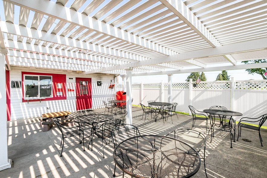 More Photos Of 961 E High St, Hicksville Restaurant For Sale