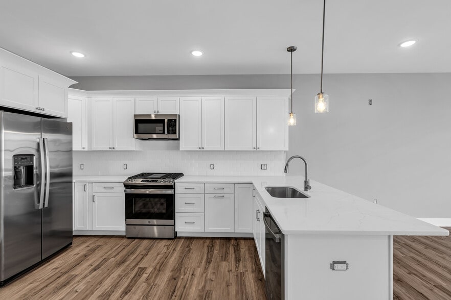 More Photos Of 33 Union Ave, Manasquan Apartments For Sale
