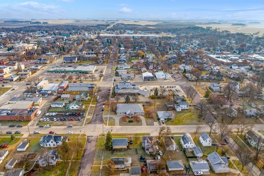 More Photos Of 311 S Nicollet St, Blue Earth Healthcare For Sale