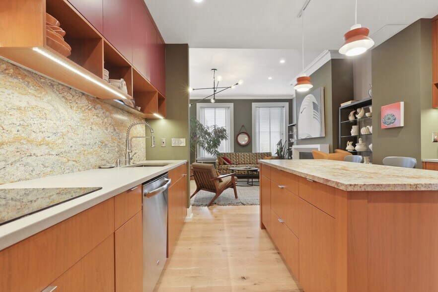 More Photos Of 1019 Cathedral St, Baltimore Office Residential For Sale