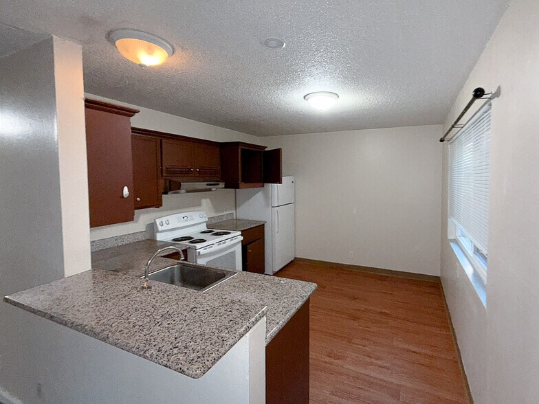 More Photos Of 25039 Cypress Ave, Hayward Apartments For Sale