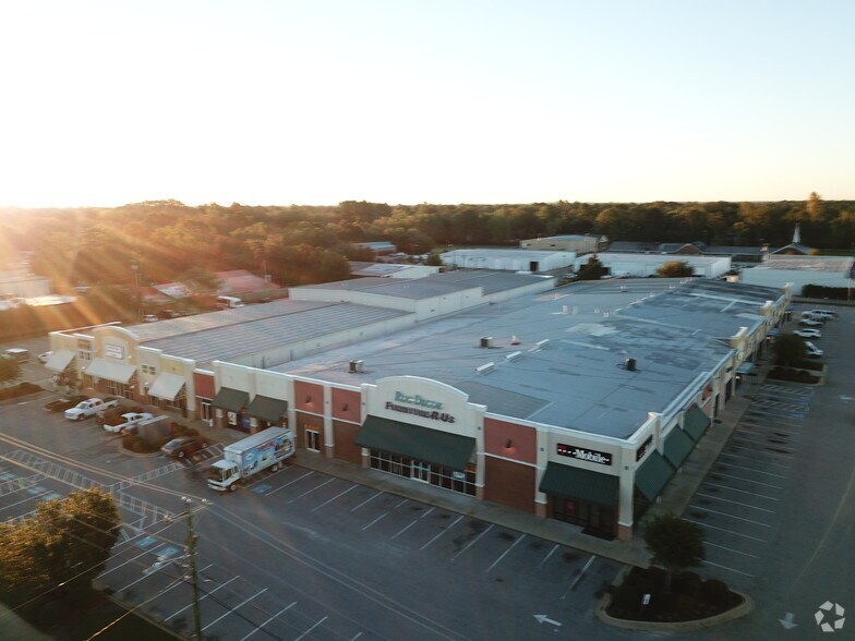 Primary Photo Of 4101 Raeford Rd, Fayetteville General Retail For Lease