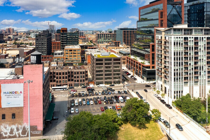 More Photos Of 811 W Fulton Market, Chicago Office For Lease