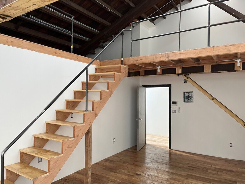 More Photos Of 310 Meserole St, Brooklyn Flex For Lease