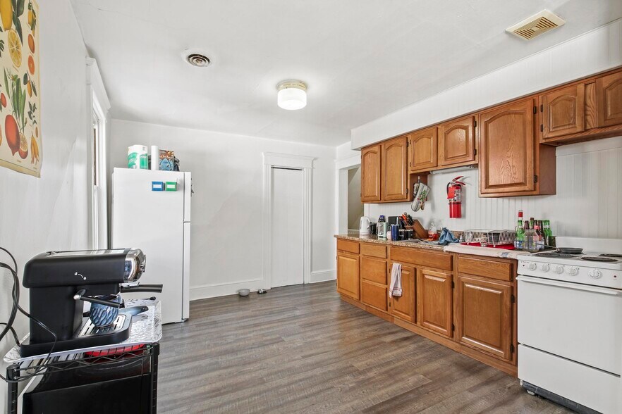 More Photos Of 37 Pierce St, Kingston Multifamily For Sale