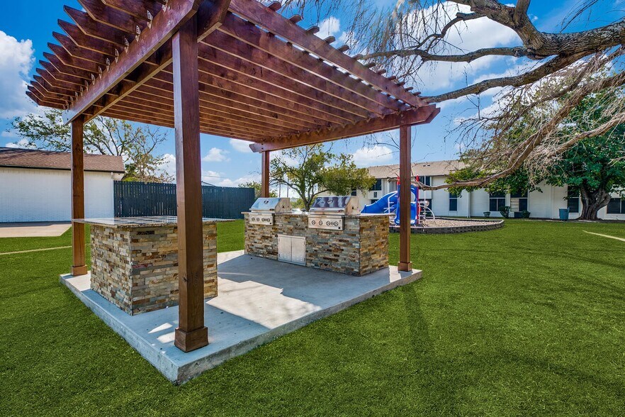 More Photos Of 834 Timberlake Dr, Arlington Apartments For Sale