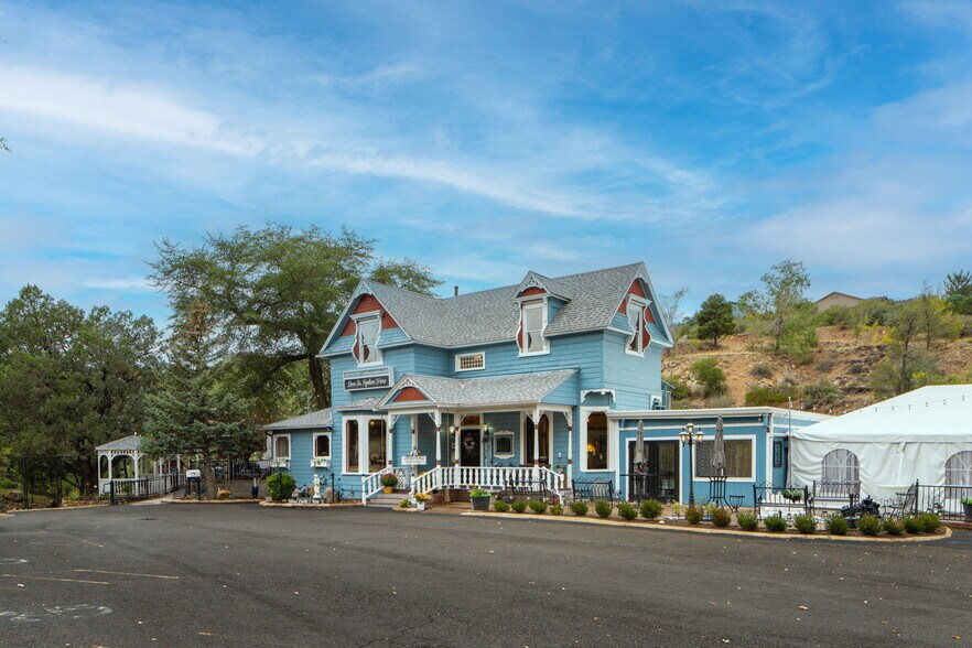 More Photos Of 2516 Willow Creek Rd, Prescott Freestanding For Sale