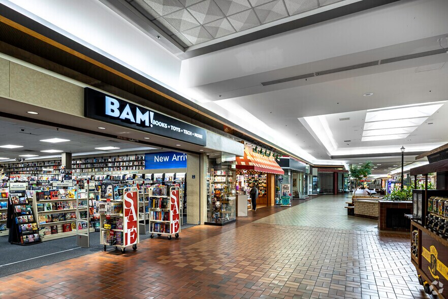 More Photos Of 2259 S 9th St, Salina Unknown For Lease