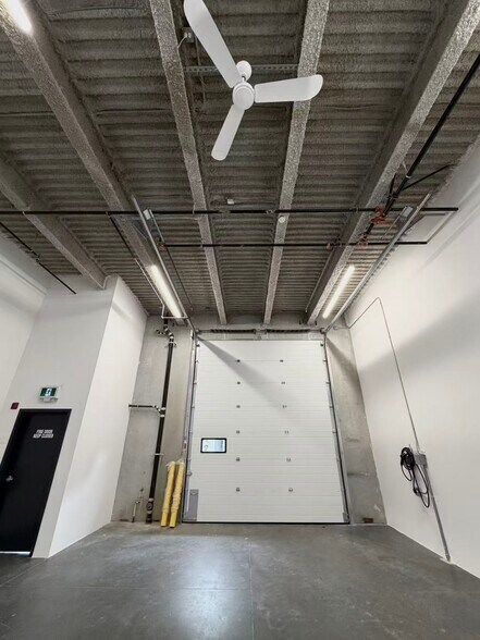 More Photos Of 3642 No. 4 Rd, Richmond Warehouse For Lease