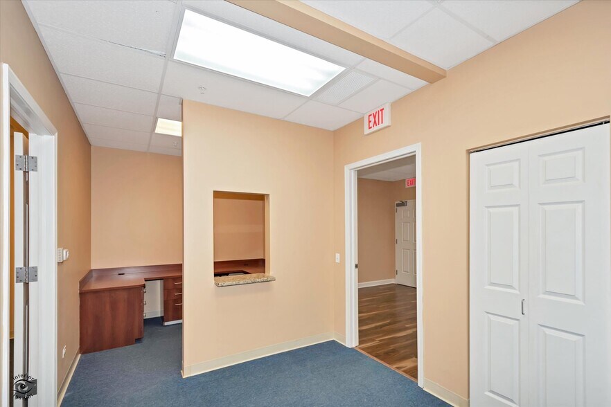 More Photos Of 912 Northwest Hwy, Fox River Grove Medical For Sale