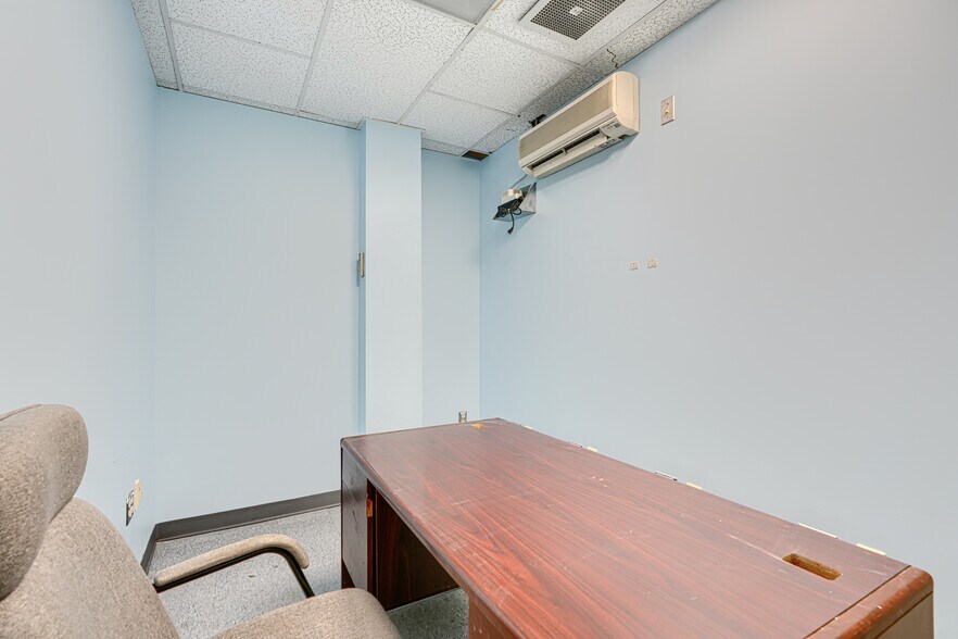 More Photos Of 8815 Centre Park Dr, Columbia Medical For Lease