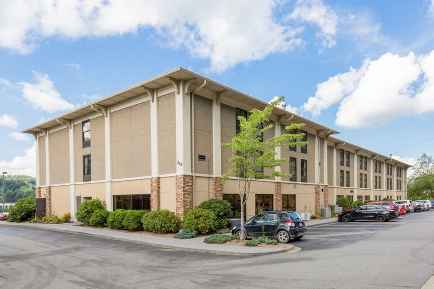 More Photos Of 840 E King St, Boone Hotel For Sale