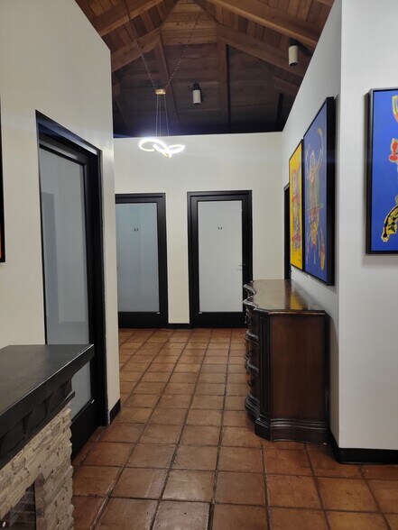 More Photos Of 2323 N Walton Walker Blvd, Dallas Office For Sale