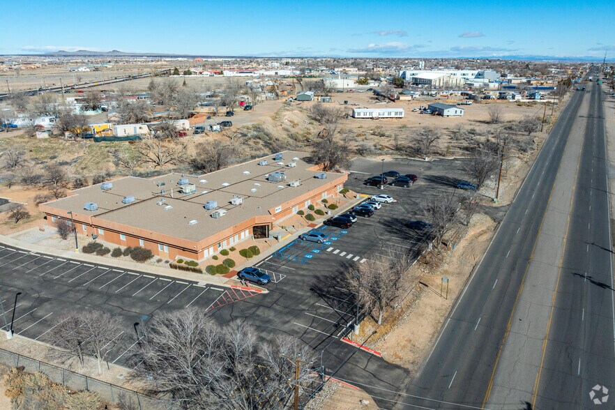 More Photos Of 1401 Old Coors Rd SW, Albuquerque Schools For Lease