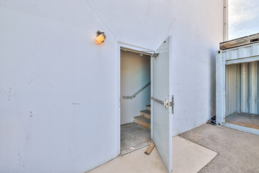 More Photos Of 5461 Arville St, Las Vegas Warehouse For Lease