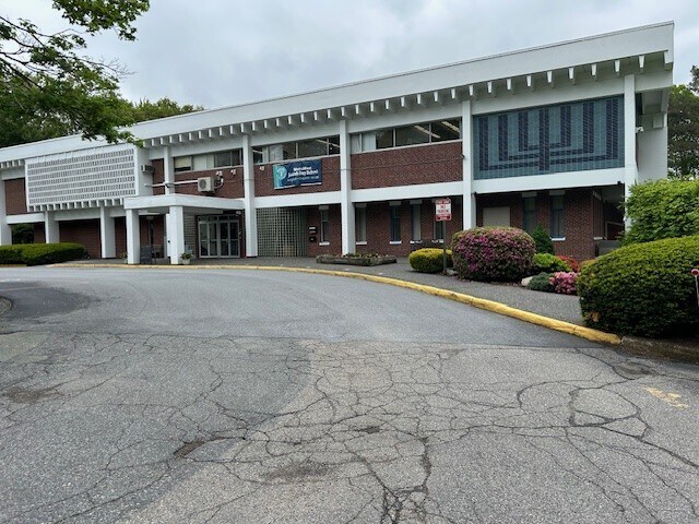 More Photos Of 50 Pamela Rd, Framingham Schools For Lease
