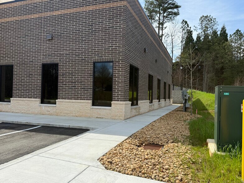 More Photos Of 640 Claremore Professional Way, Woodstock Medical For Lease