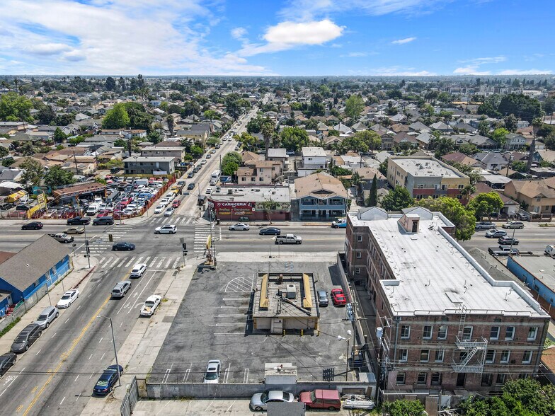 More Photos Of 261 E Vernon Ave, Los Angeles Fast Food For Lease