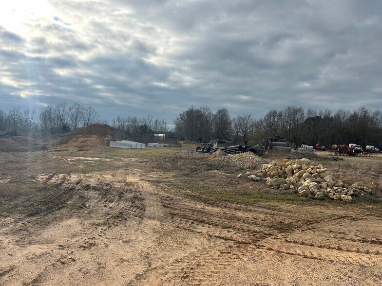 More Photos Of 9652 Milton Jones Rd, Daphne Warehouse For Lease