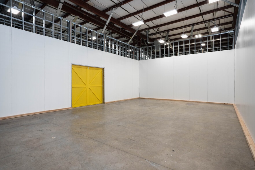 More Photos Of 299 Industrial Ln, Torrington Distribution For Lease