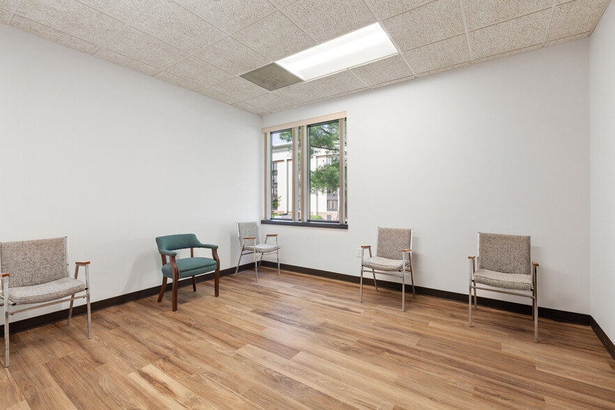 More Photos Of 1025 Berkshire Blvd, Wyomissing Medical For Lease