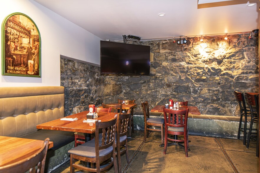 More Photos Of 32-34 Main St, Warwick Restaurant For Sale