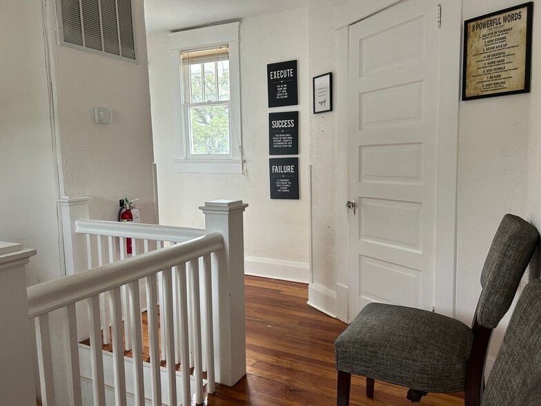 More Photos Of 815 S Missouri Ave, Lakeland Office For Sale