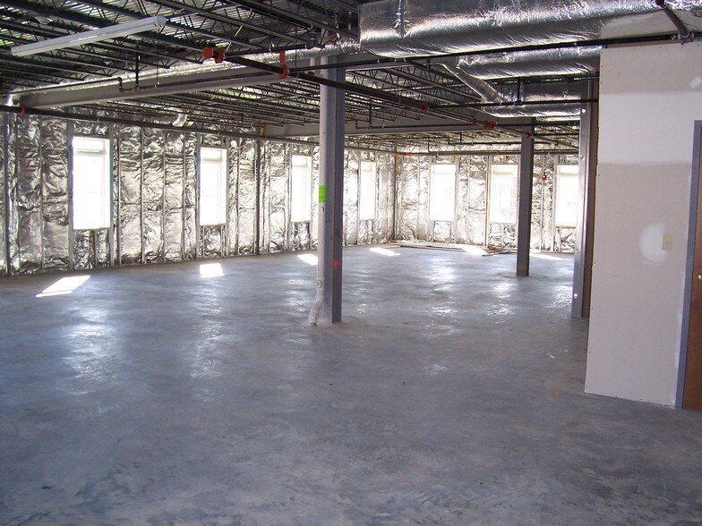 More Photos Of 23076 Three Notch Rd, California Office For Lease