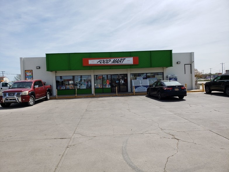 Primary Photo Of 1505 Buffalo Jones Ave, Garden City Service Station For Sale