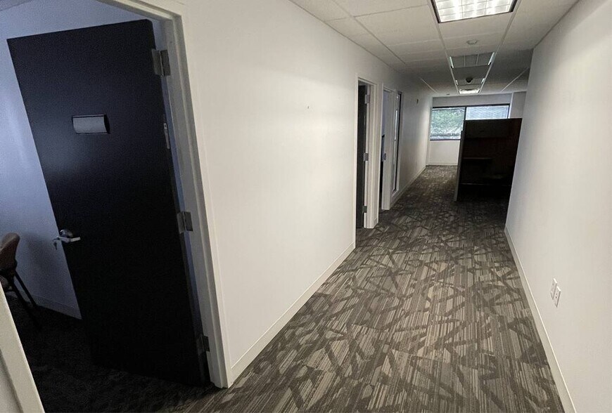 More Photos Of 7900 Tanners Gate Ln, Florence Office For Lease